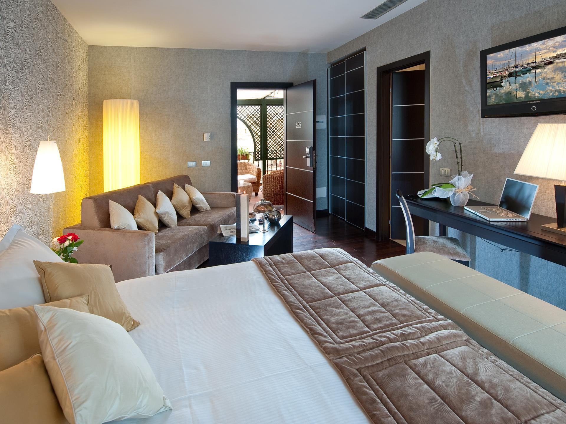 C-Hotels Fiume Рим Екстериор снимка