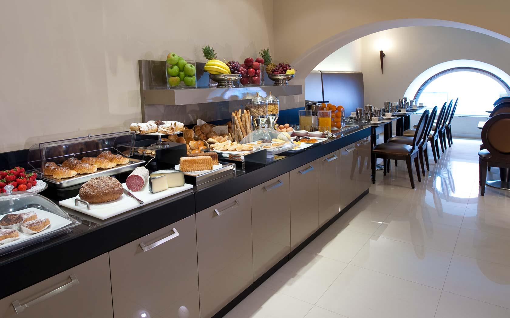C-Hotels Fiume Рим Ресторант снимка